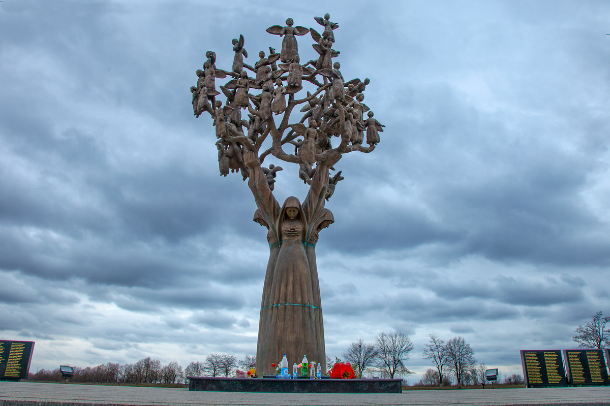 Беслæн: 20 азы